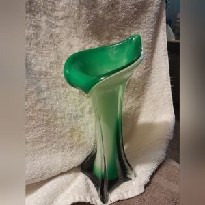 BEAUTIFUL GLASS ART VASE